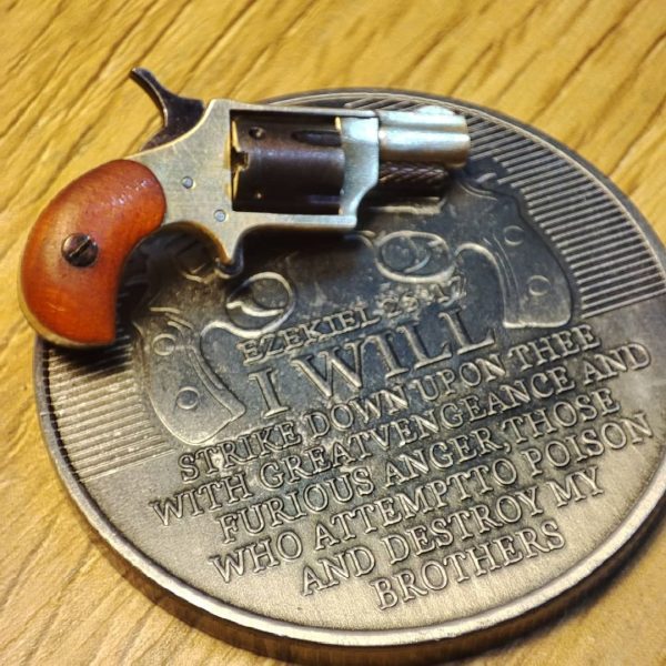 1:6 NAA Revolver - Image 4