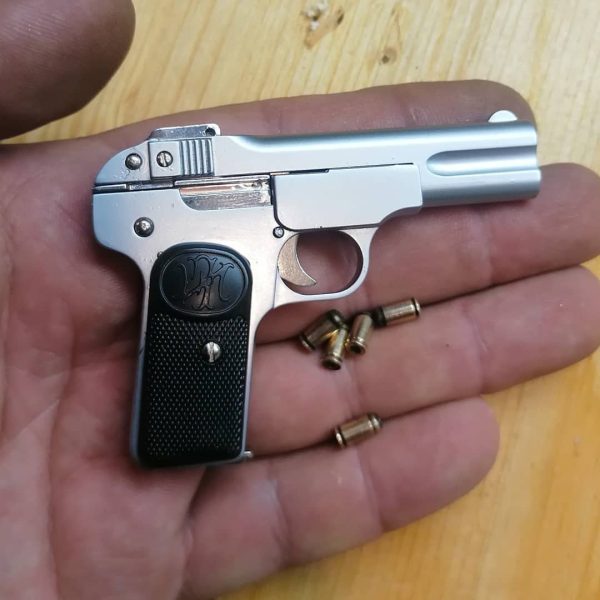 FN Browning M1900.