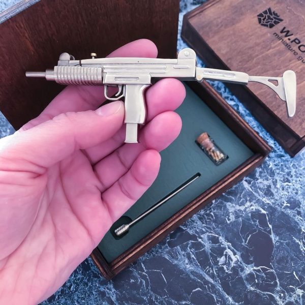 1:5 scale UZI - Image 2