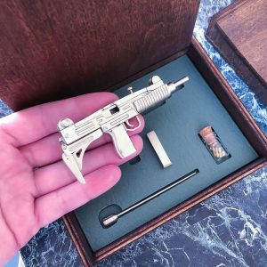 1:5 scale UZI